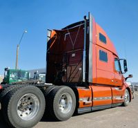 2021 Volvo VNL64T860