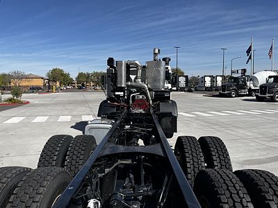 2025 Mack LR64