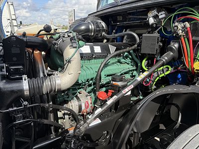 2022 Volvo VNL64T760