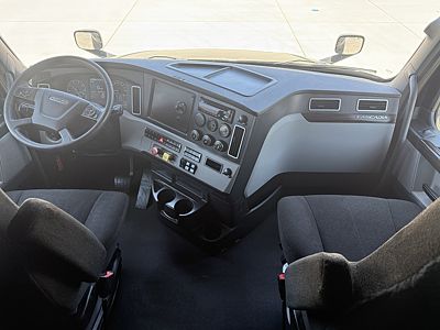 2022 Freightliner CASCADIA 126