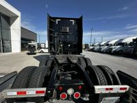 2023 Freightliner CASCADIA 126