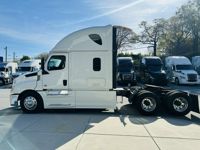 2020 Freightliner CASCADIA 126