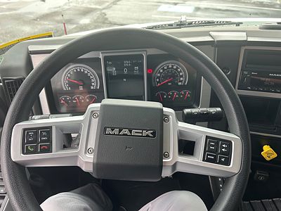 2026 Mack MD742