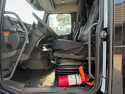 2022 Volvo VNL64T860
