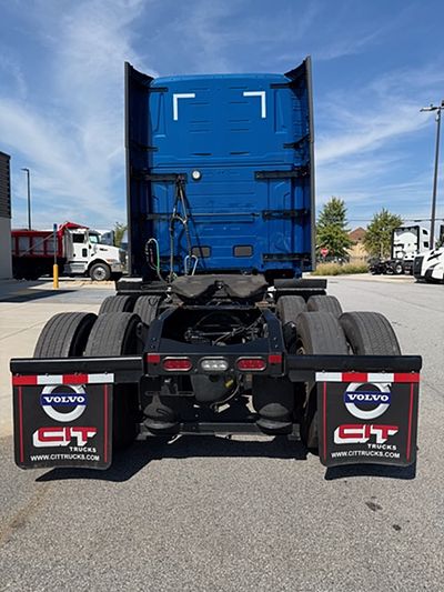 2026 Volvo VNL64T860
