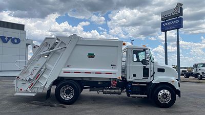 2024 Mack MD642