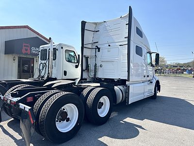 2022 Volvo VNL64T760