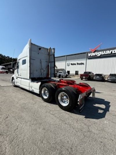 2019 Volvo VNL64T740