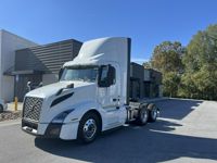 2025 Volvo VNL64T300