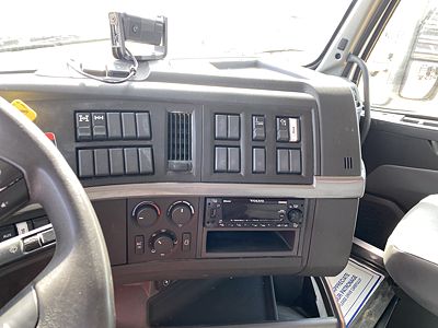 2021 Volvo VHD