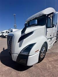 2025 Volvo VNL64T860