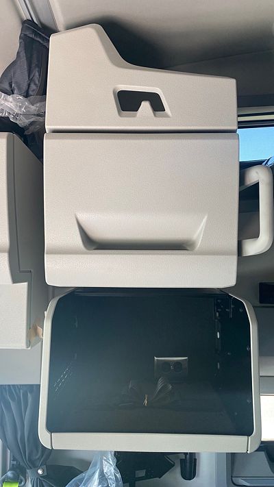 2025 Volvo VNL64T660