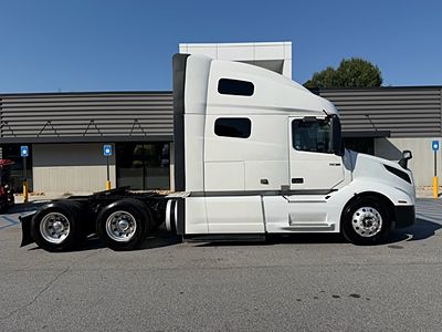 2023 Volvo VNL64T760