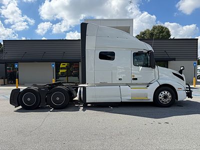 2023 Volvo VNL64T740