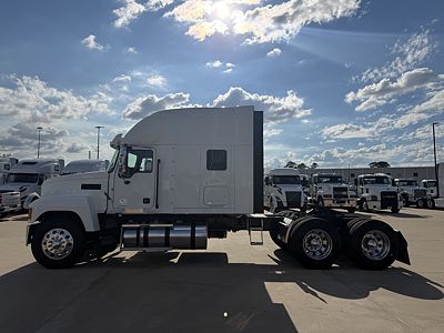 2022 Mack PIN64T