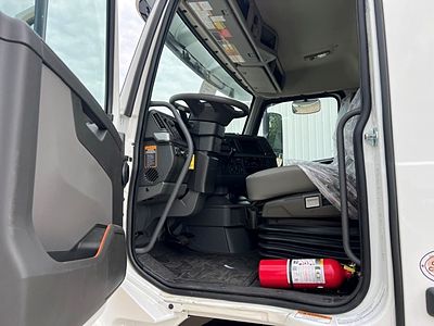 2026 Volvo VHD64F300
