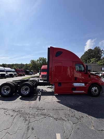 2023 Freightliner CASCADIA 126