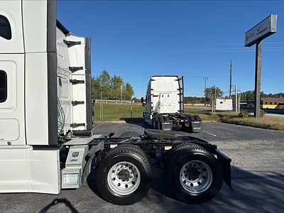 2023 Freightliner CASCADIA 126
