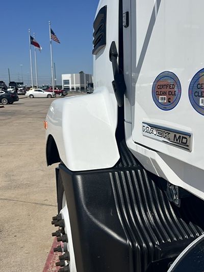 2025 Mack MD642