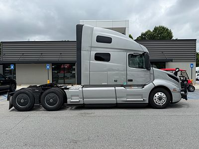 2024 Volvo VNL64T760