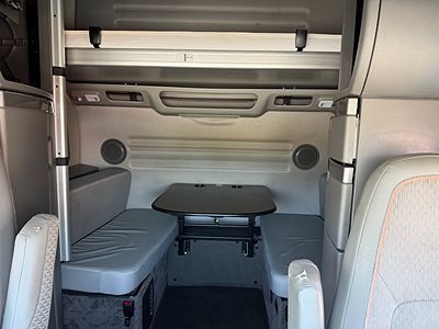 2024 Volvo VNL64T860
