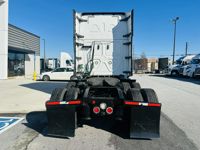 2020 Freightliner CASCADIA 126