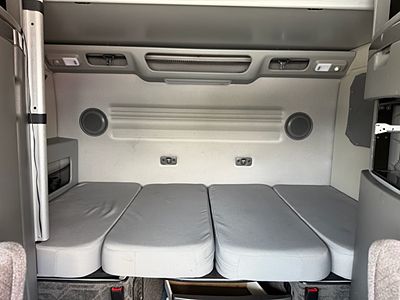 2019 Volvo VNL64T860