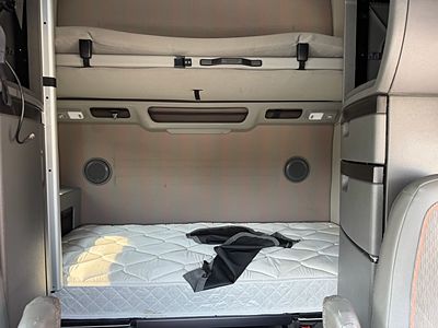 2023 Volvo VNL64T860