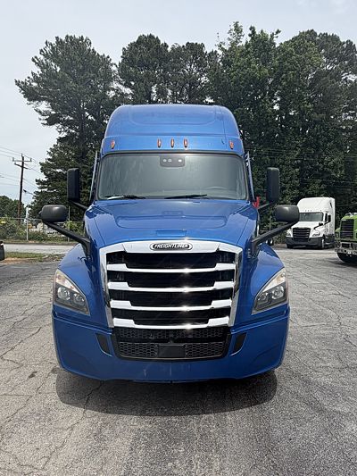 2021 Freightliner CASCADIA 126