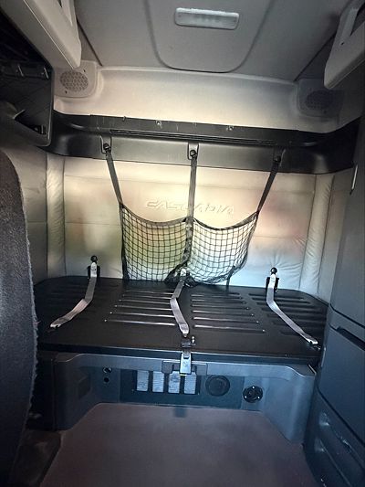 2019 Freightliner CASCADIA 126