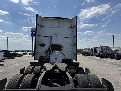 2023 Volvo VNL64T740