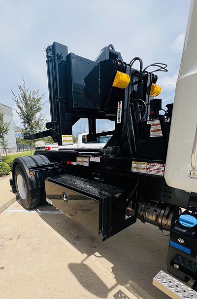 2026 Mack MD742