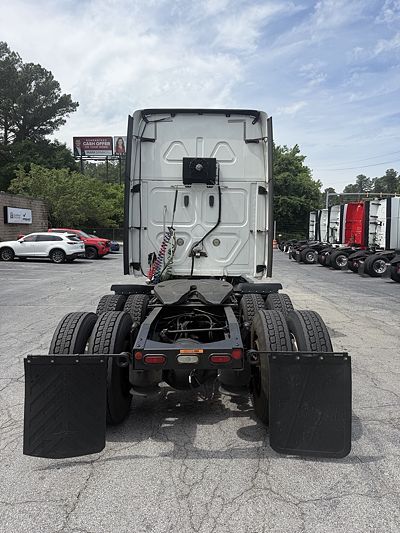 2019 Freightliner CASCADIA 126