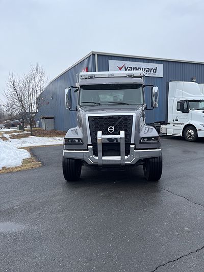 2026 Volvo VHD84F300