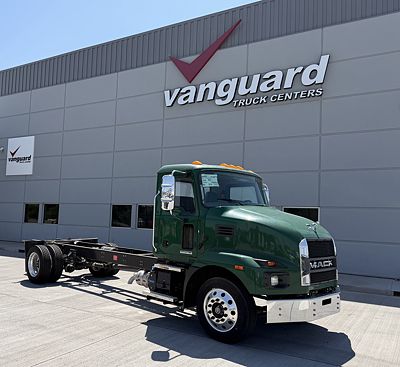 2025 Mack MD642