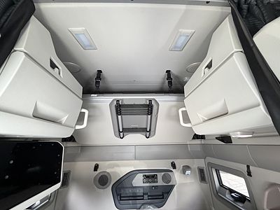 2027 Volvo VNL64T860