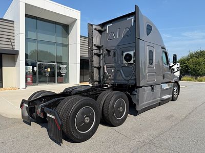 2022 Freightliner CASCADIA 126