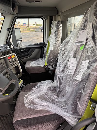 2027 Volvo VNR64T300