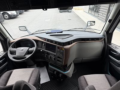 2027 Volvo VNL64T860