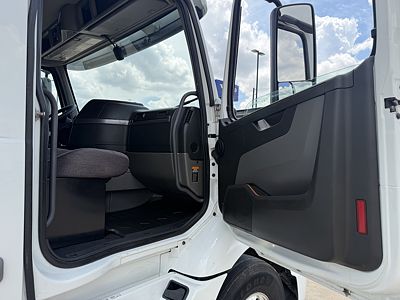 2019 Volvo VNR64T400