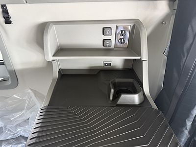 2027 Volvo VNL64T860