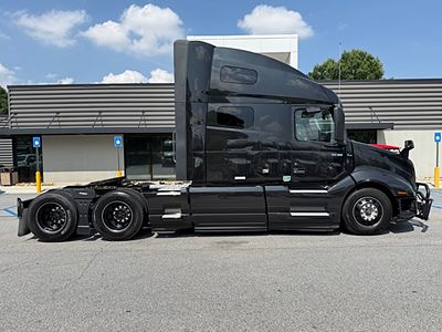 2023 Volvo VNL64T760