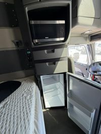 2024 Volvo VNL64T860