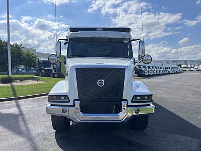 2026 Volvo VHD84B300
