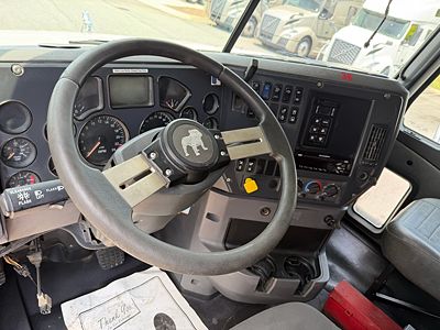 2016 Mack GU713