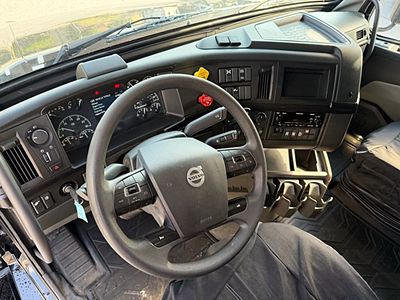 2022 Volvo VNL64T860