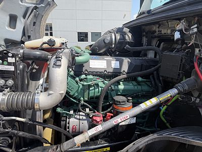 2023 Volvo VNL64T740