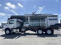 2019 Volvo VHD64B200