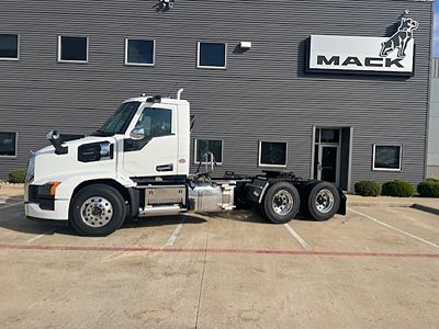 2027 Mack PR64TV04