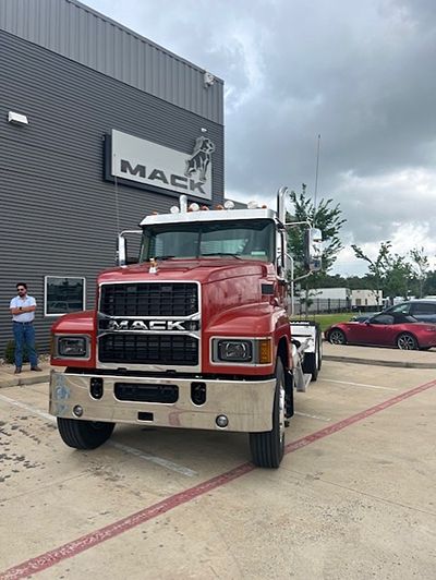 2027 Mack PINNACLE 64T